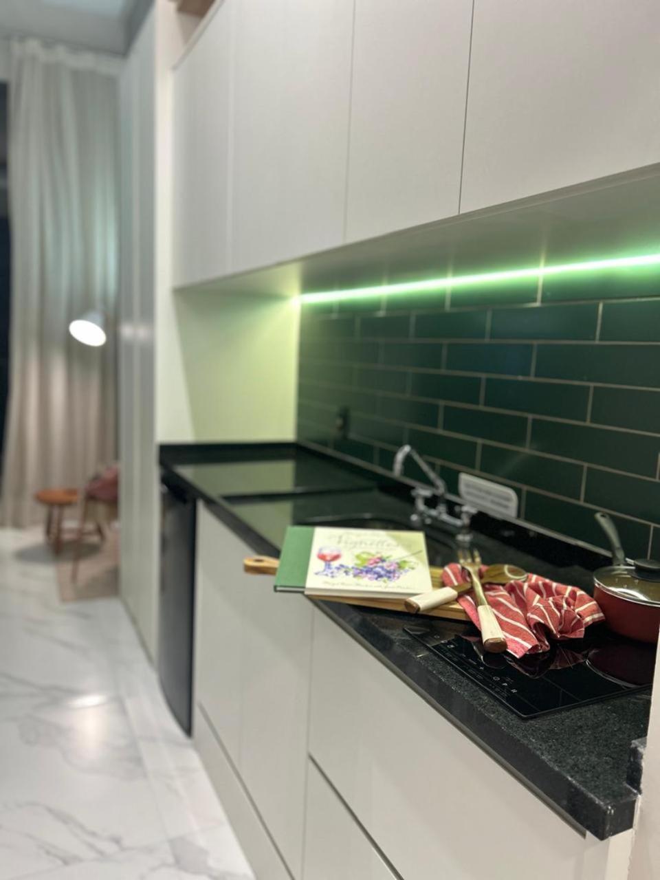 Studio Ao Lado Da Berrini, Metro Brooklin E Consulado Americano サンパウロ エクステリア 写真