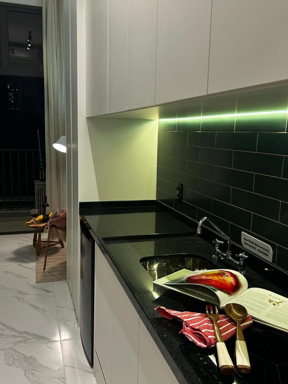 Studio Ao Lado Da Berrini, Metro Brooklin E Consulado Americano サンパウロ エクステリア 写真